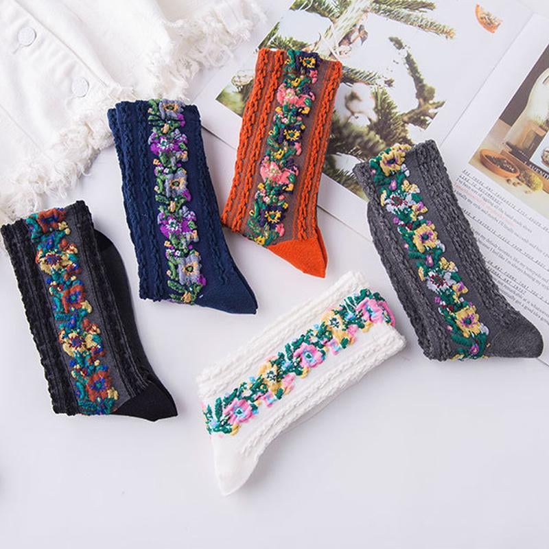 🔥🔥(5 pairs)Vintage Embroidered Floral Socks