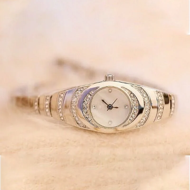 ✨⌚ Luxury Rhinestone Bracelet Watch – Elegance That Shines Every Second 💎💖