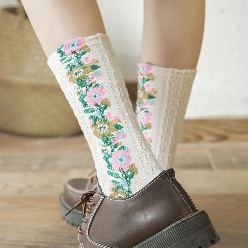 🔥🔥(5 pairs)Vintage Embroidered Floral Socks