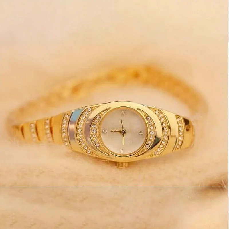 ✨⌚ Luxury Rhinestone Bracelet Watch – Elegance That Shines Every Second 💎💖