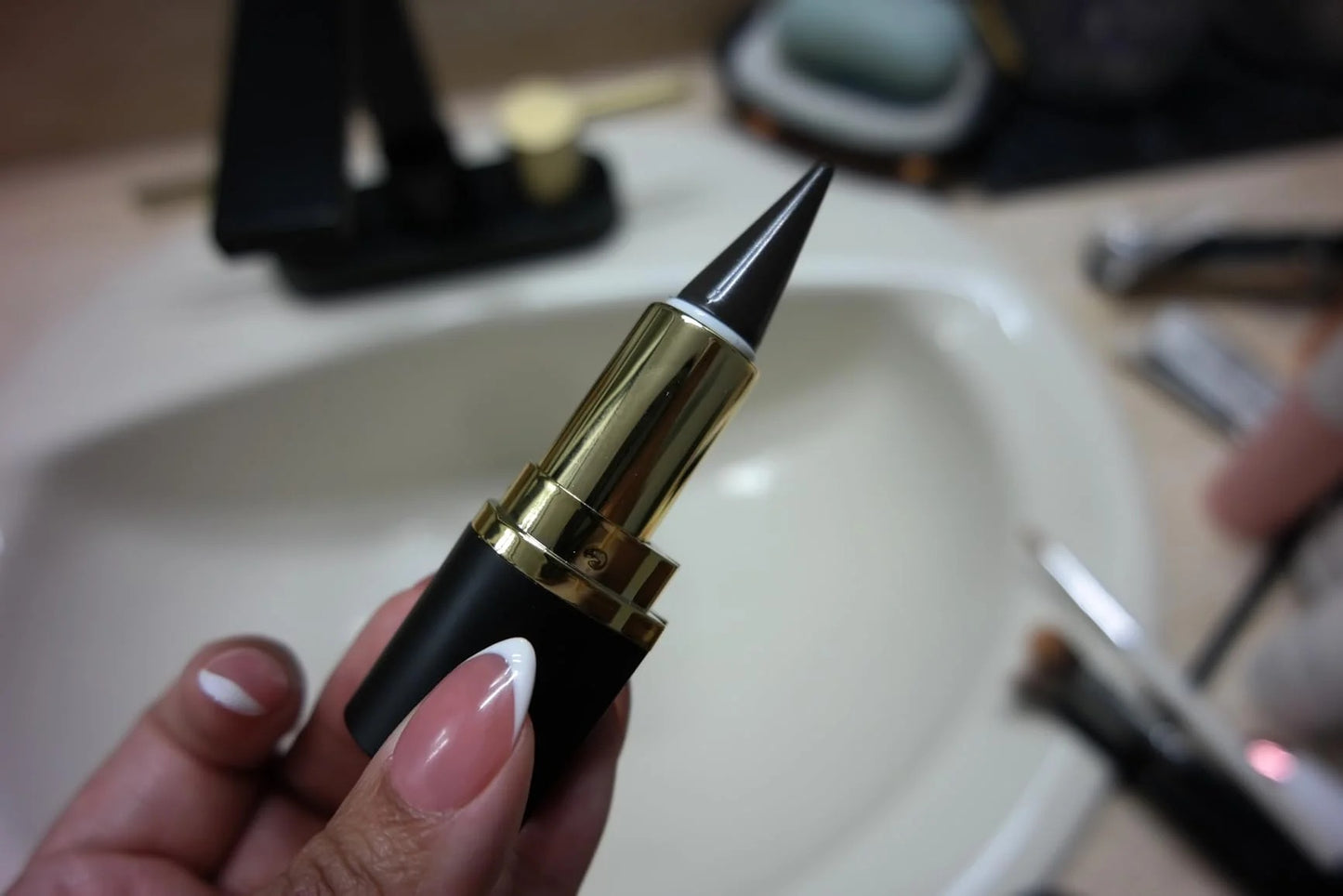 Long-Wear Gel Eyeliner Pen