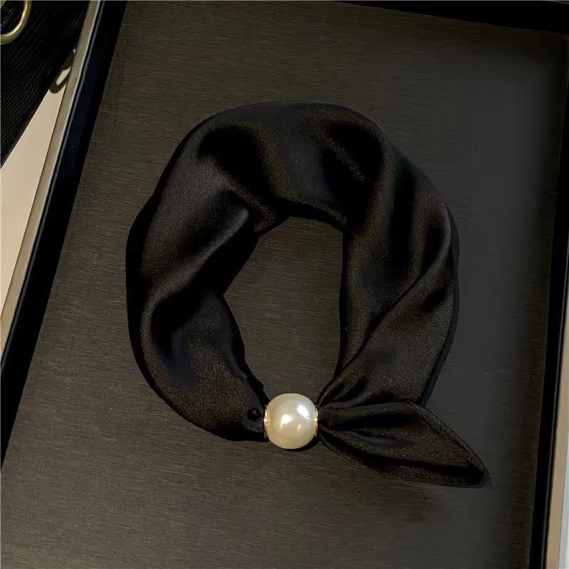 🔥Buy 1 Get 1 FREE✨Effortless Glamour: Pop-On Pearl Necklace Scarf 🧣