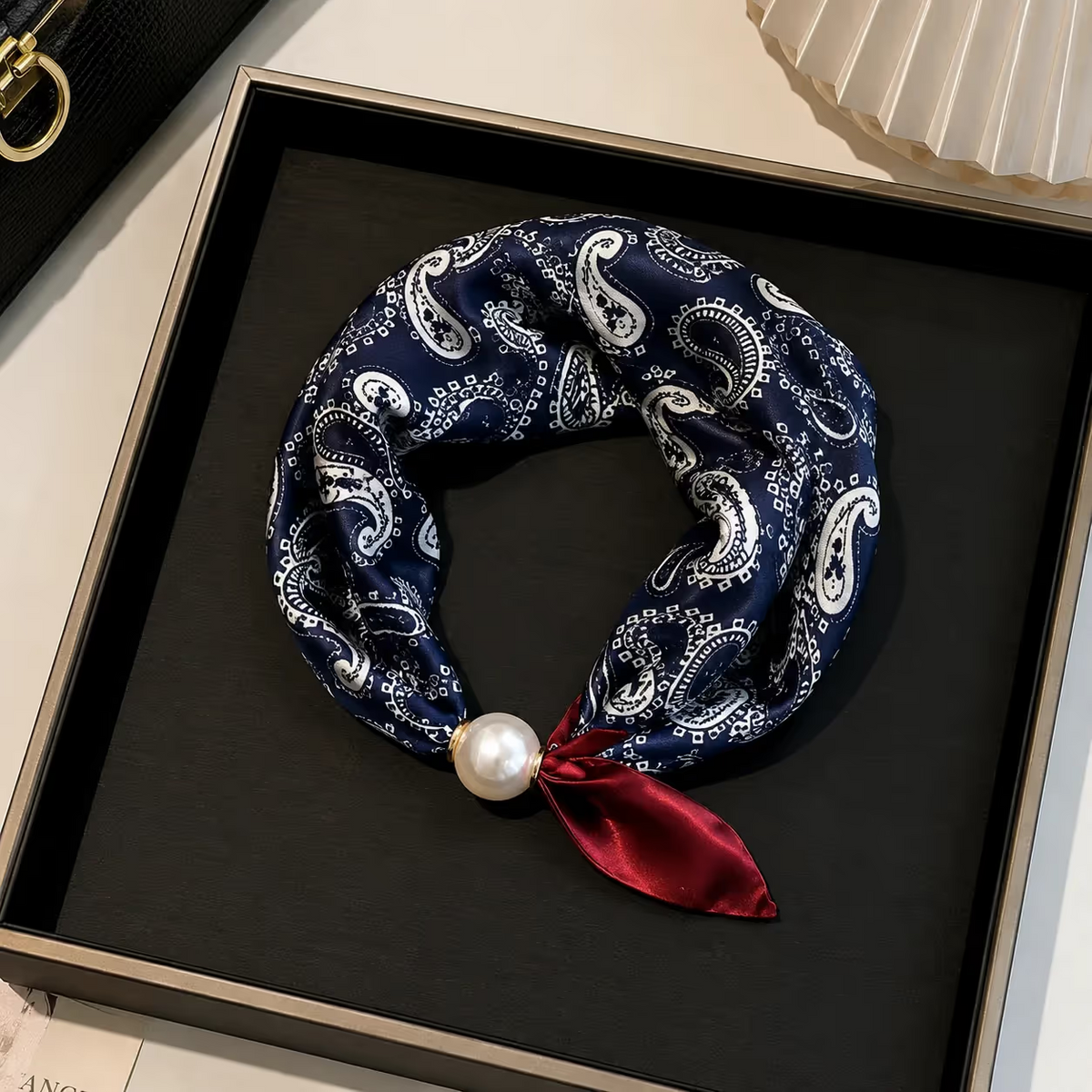 🔥Buy 1 Get 1 FREE✨Effortless Glamour: Pop-On Pearl Necklace Scarf 🧣