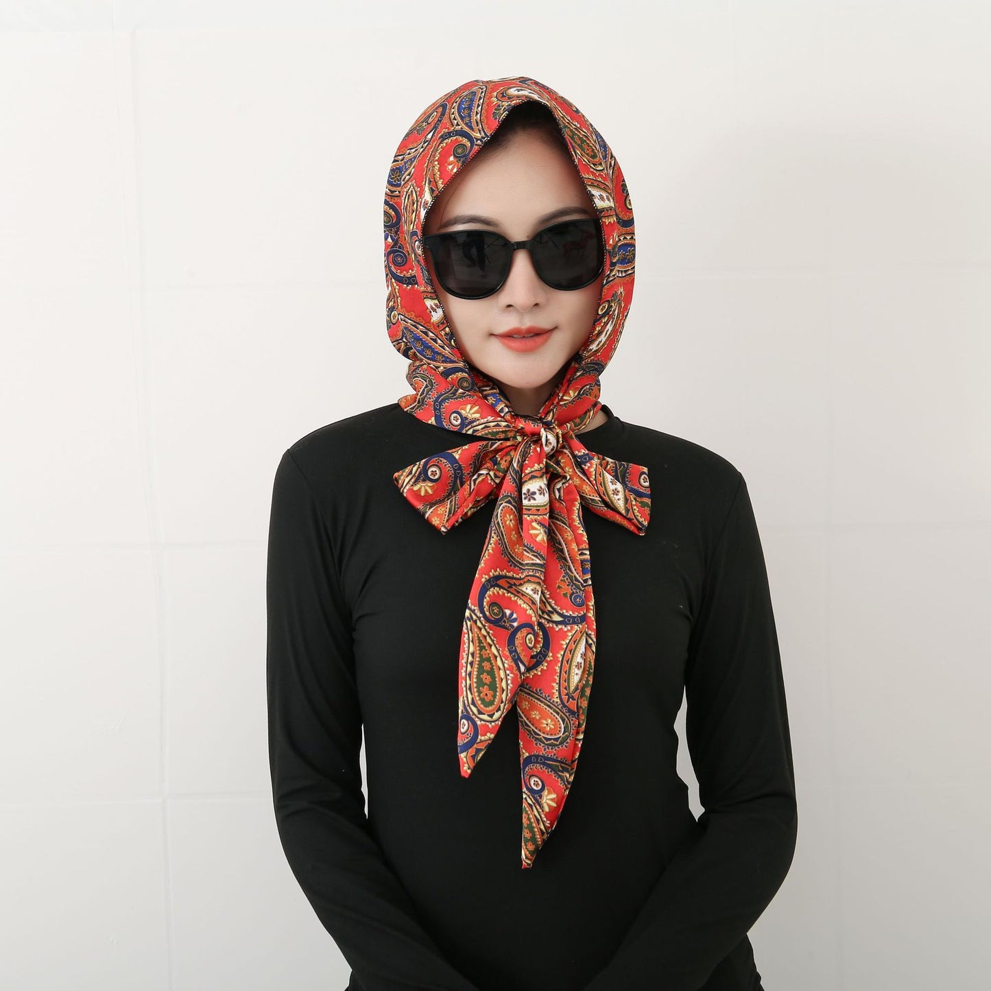 Random Color Fashionable headscarf, stylish windproof and sun protection scarf